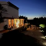 Prázdninový dům Casa No Limoeiro, Stylish Countryside Retreat Near Loulé