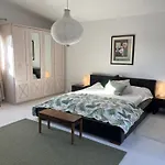 Nyaraló Casa No Limoeiro, Stylish Countryside Retreat Near *
