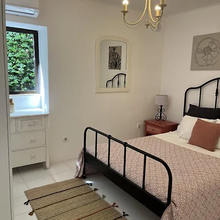 Casa No Limoeiro, Stylish Countryside Retreat Near * Loulé