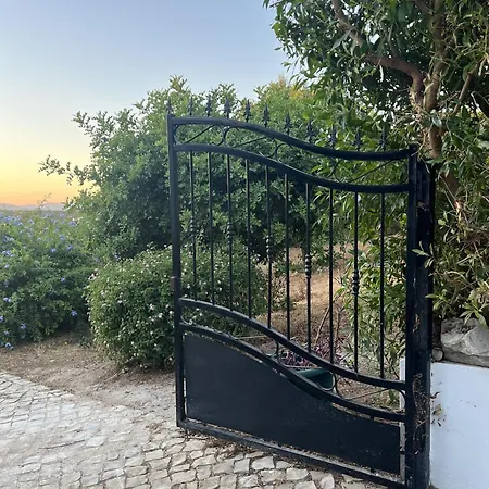 Casa No Limoeiro, Stylish Countryside Retreat Near *