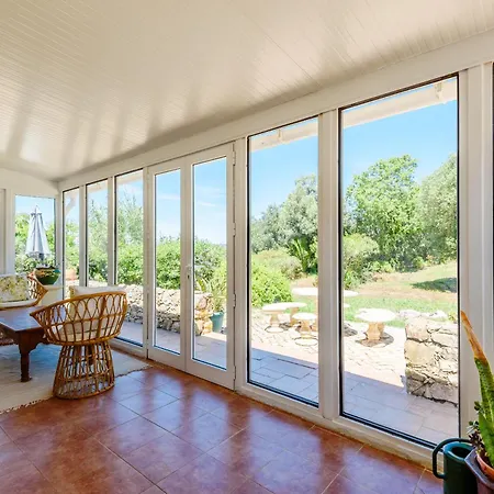 Casa No Limoeiro, Stylish Countryside Retreat Near * Loulé