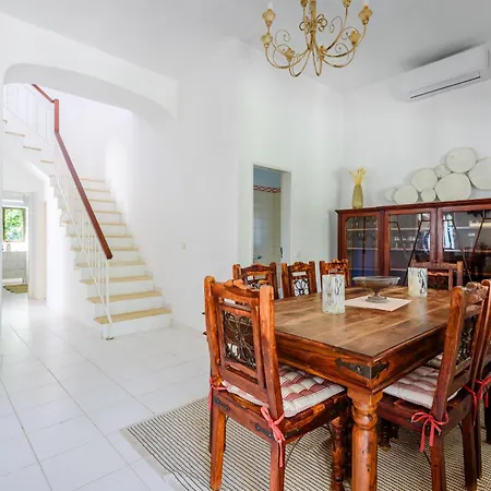Casa No Limoeiro, Stylish Countryside Retreat Near Tatil Evi