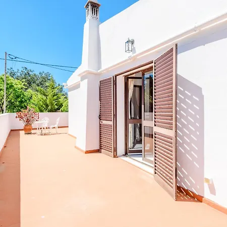 Casa No Limoeiro, Stylish Countryside Retreat Near Casa de Férias