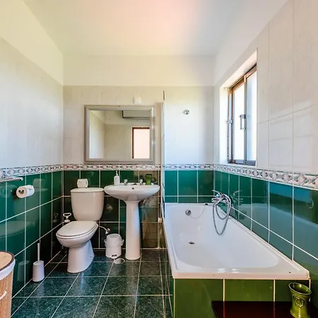 Casa No Limoeiro, Stylish Countryside Retreat Near Loulé