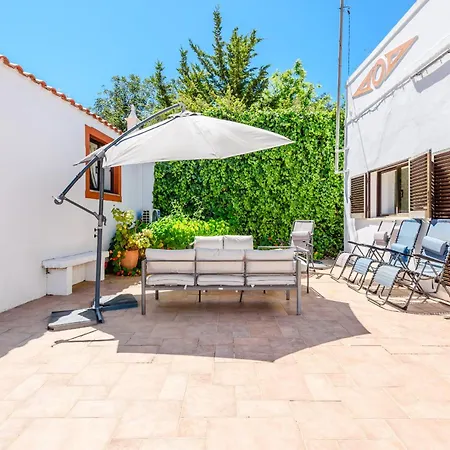 Casa No Limoeiro, Stylish Countryside Retreat Near
