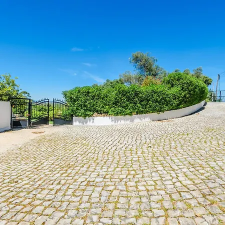 Casa No Limoeiro, Stylish Countryside Retreat Near * Loulé